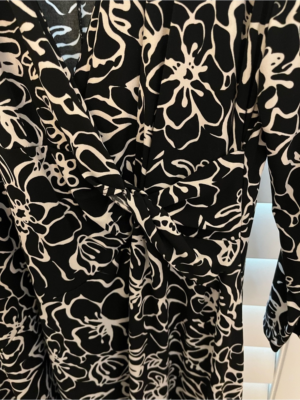 Chico's Black and White Floral Faux-Wrap Midi Dress, Stretchy 16 - Picture 4 of 6